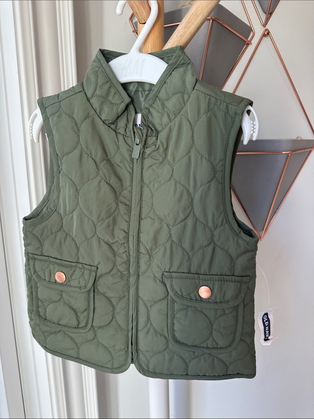OLD NAVY Kids Olive Green Quilted Vest with Copper Snap Pockets Size 3T